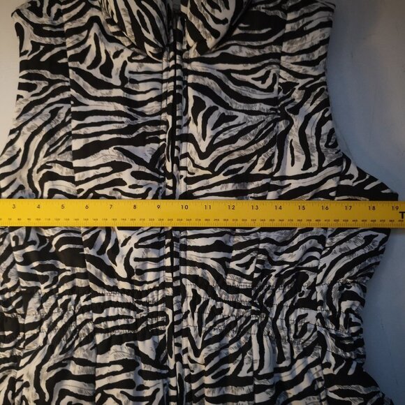Three Hearts Ladies Black & White Animal Print Puffy Vest - Picture 7 of 8